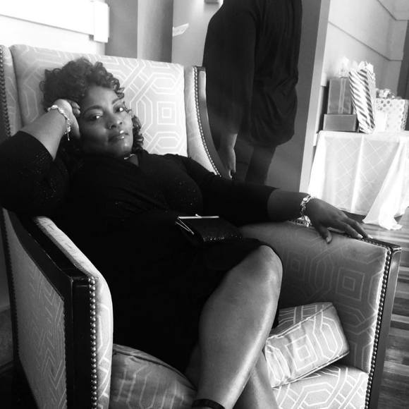 Profile Picture of Lashawndra Perry (@ldperry01) on Poshmark