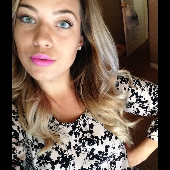 Profile Picture of Jessica Kordich (@jessicakor) on Poshmark