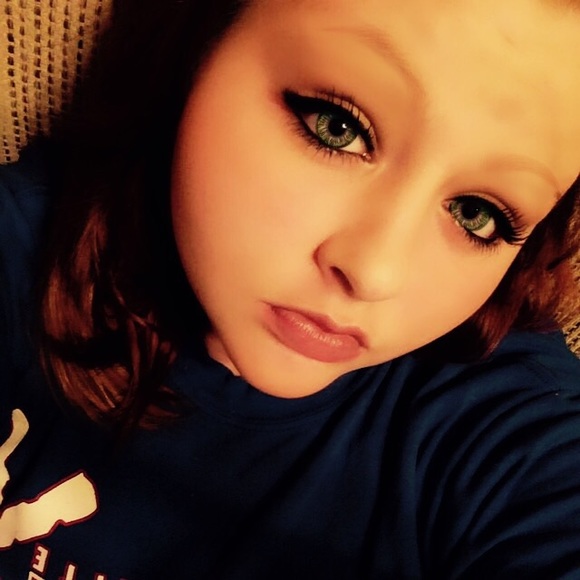 Profile Picture of Haley Carman (@haleyrae_1973) on Poshmark