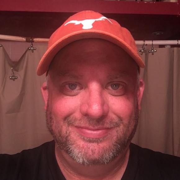 Profile Picture of Paul Carlton (@southpaw2141) on Poshmark