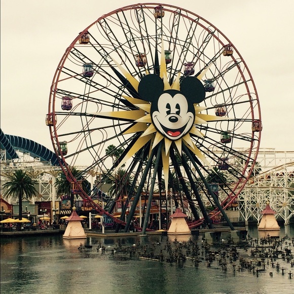 Profile Picture of Karen Postelwait (@karenp16) on Poshmark