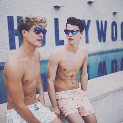 Profile Picture of Alex Petit (@alexpetit44) on Twitter