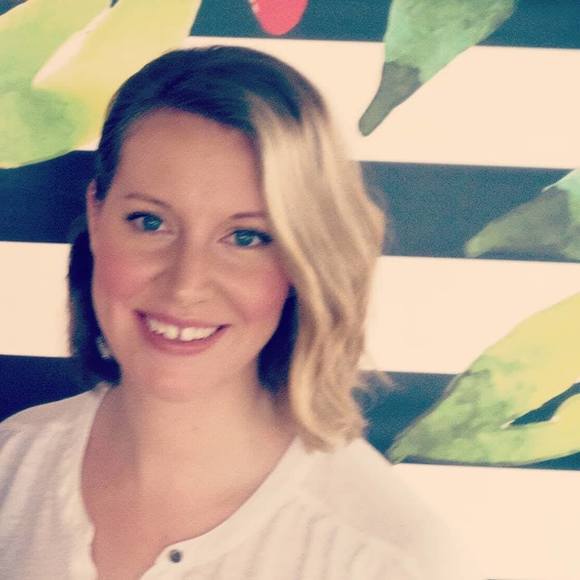 Profile Picture of Ali Bergkamp (@alibergkamp) on Poshmark