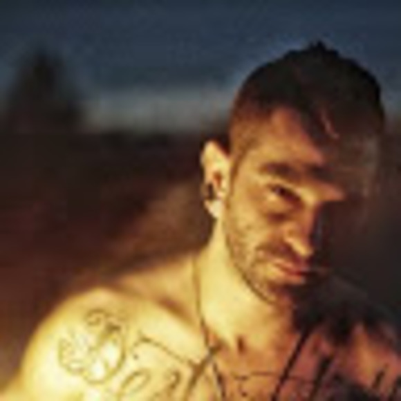 Profile Picture of Colin Cravenho (@colincravenho) on Poshmark