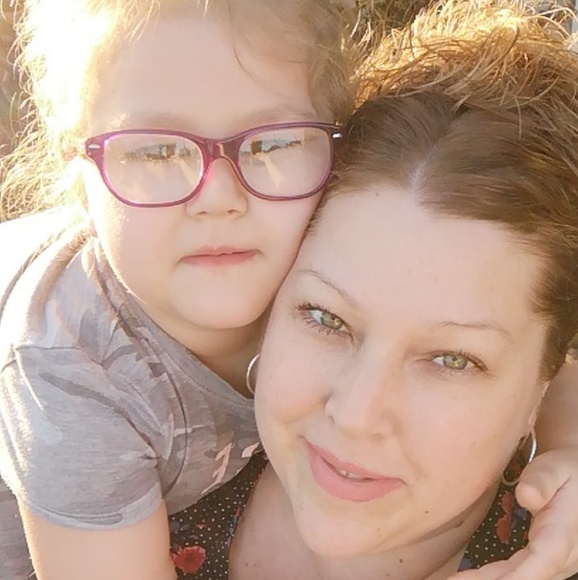 Profile Picture of Jennifer Pedigo (@jenniferpedigo) on Poshmark