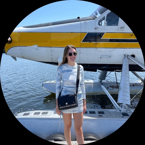 Profile Picture of Sophia Ciserella (@sophiaciserella) on Poshmark