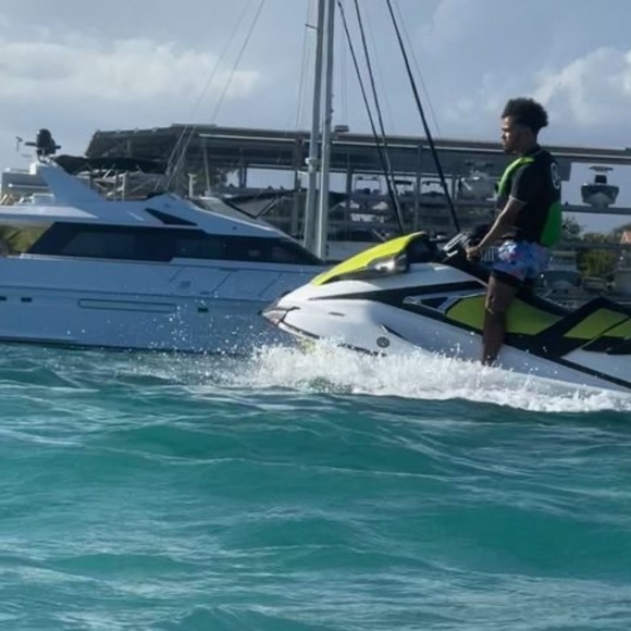 Profile Picture of Michael Kowsky (@michaelkowsky) on Poshmark