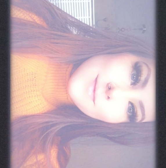 Profile Picture of Destiny Hostler (@hostler_03) on Poshmark