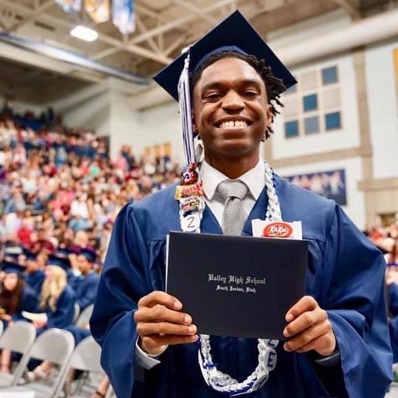 Profile Picture of Izeal Morrow (@izealmorrow) on Poshmark