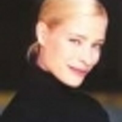 Profile Picture of Women Social Media (@@Christinekorda) on Twitter