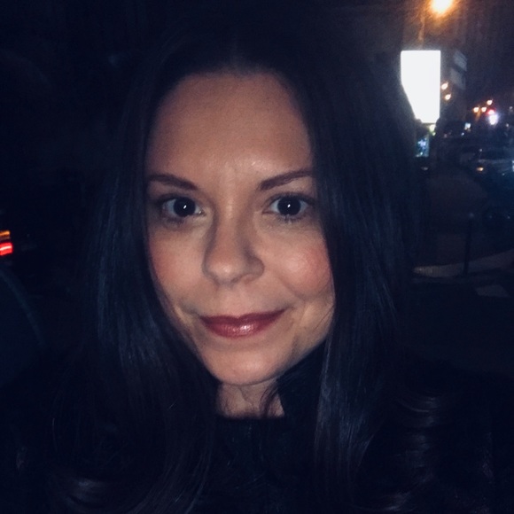 Profile Picture of Christina Argyros (@cargyros) on Poshmark