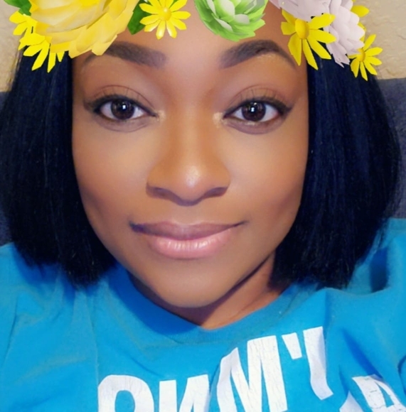 Profile Picture of Kenyatta Foster (@kenifo) on Poshmark