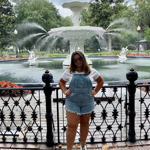 Profile Picture of Leanne Walsh (@walshlx30) on Poshmark