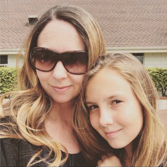 Profile Picture of Stacey Marsh (@staceylovely) on Poshmark