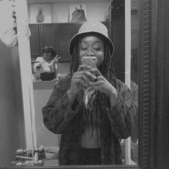 Profile Picture of Victoria Blaides (@victoriab349) on Poshmark