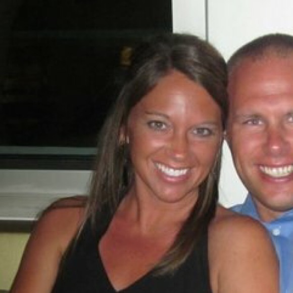 Profile Picture of Angie Plueger (@angelaplueger) on Poshmark