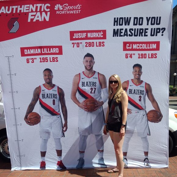 Profile Picture of Amanda Amacker (@amanda00321) on Poshmark