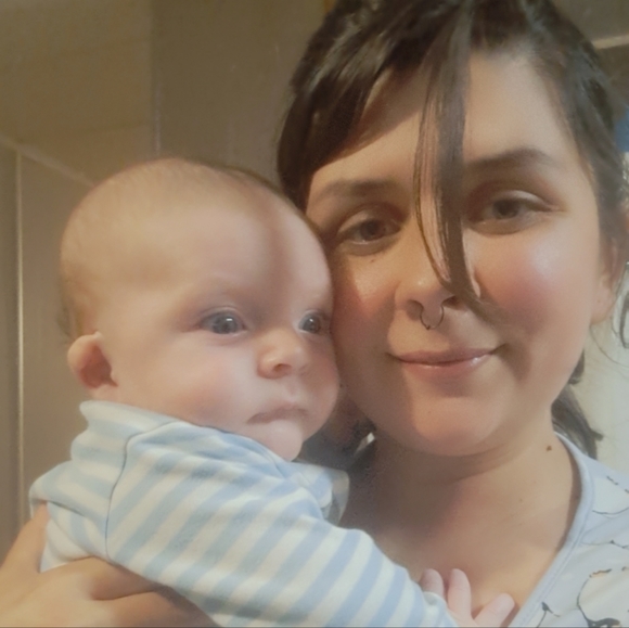 Profile Picture of Clarisa Hujar (@clarisahujar) on Poshmark