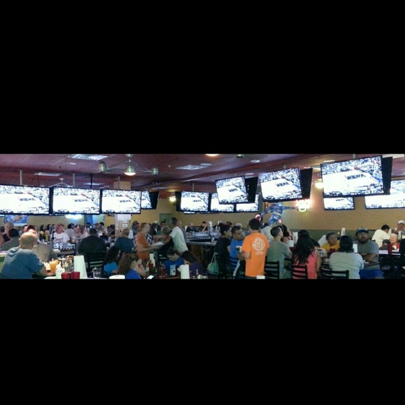 Profile Picture of Bianca Zaragoza (@biancaz11) on Poshmark