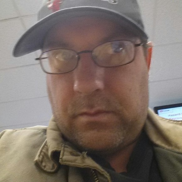 Profile Picture of David Ivers (@davidivers) on Poshmark
