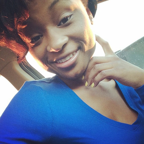 Profile Picture of Shonquon Riney (@xstr_) on Poshmark