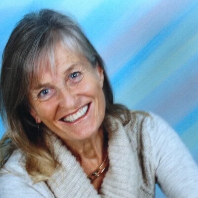 Profile Picture of Joy Burrows (@lemurian25) on Twitter