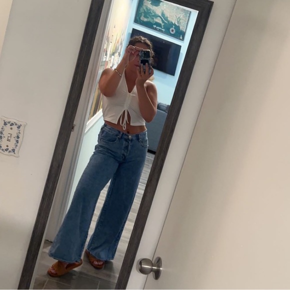 Profile Picture of Danielle Quinlan (@daniellequinlan) on Poshmark