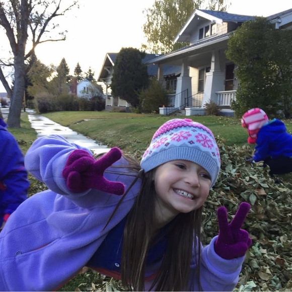 Profile Picture of Scarlett Januszewski (@s49210348) on Poshmark