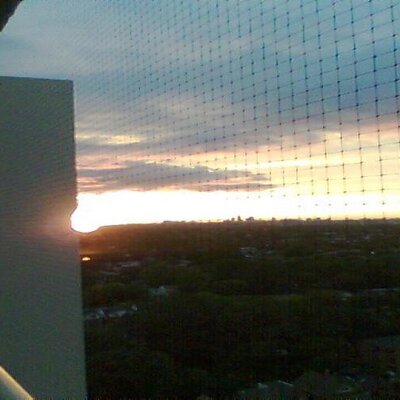 Profile Picture of Lawrence Gladstone (@happyerrock) on Twitter