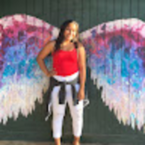 Junishea Cantero - Poshmark Profile Picture of Junishea Cantero (@junisheacantero) on Poshmark