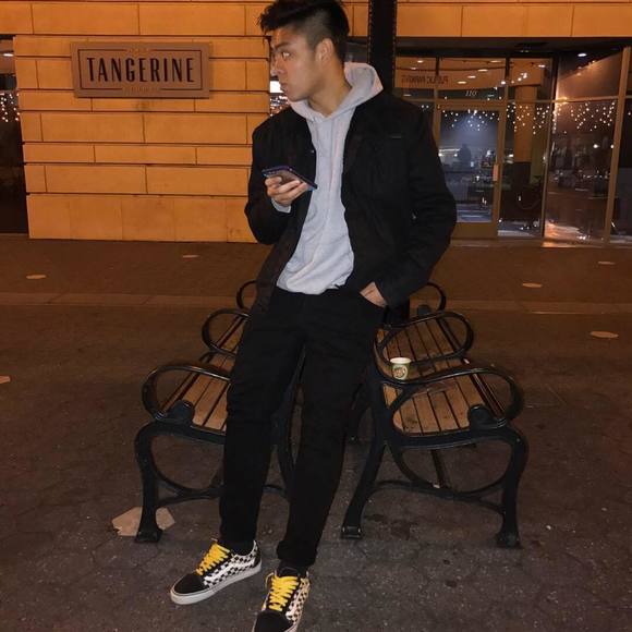 Profile Picture of Khang Nguyen (@ugkoala) on Poshmark