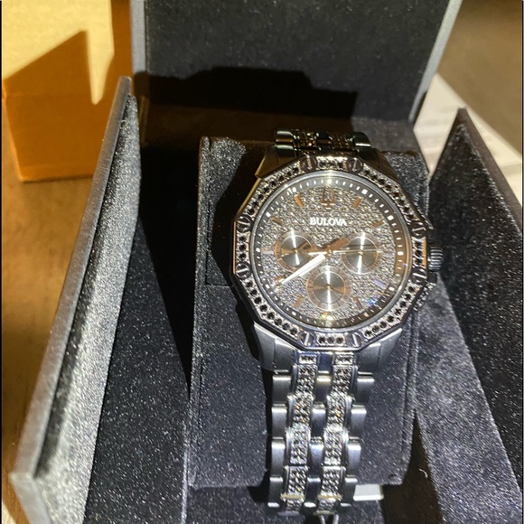 Profile Picture of Juan Barrera (@juanbarrera987) on Poshmark