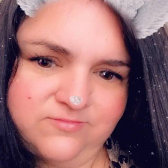 Profile Picture of Toni Lombardozzi (@tonil1123) on Poshmark