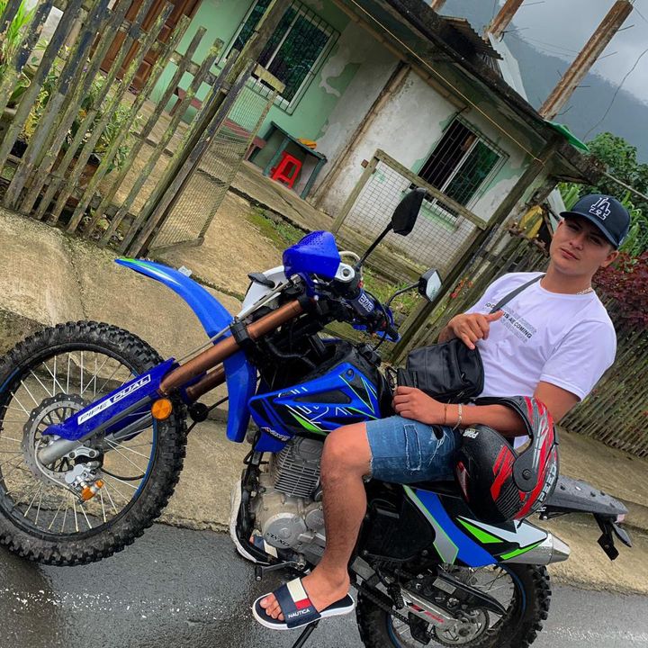 Profile Picture of Gallo darwin (@darwingallo6) on Tiktok