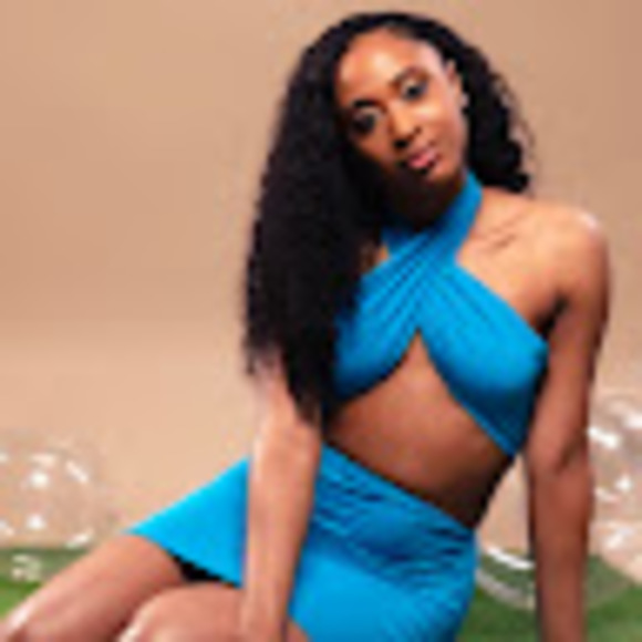 Profile Picture of Destiny Ruschel (@destiny_ruschel) on Poshmark