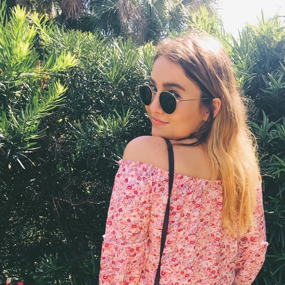 Profile Picture of Emma Giles (@emmargiles) on Poshmark