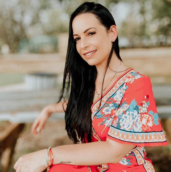 Profile Picture of Yaima Clausell (@yaimaclausell) on Poshmark