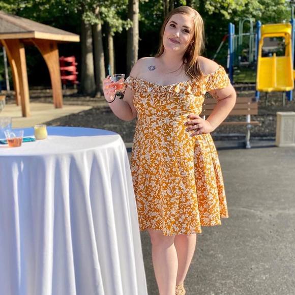 Profile Picture of Madeline Abicht (@madelineleslie1) on Poshmark