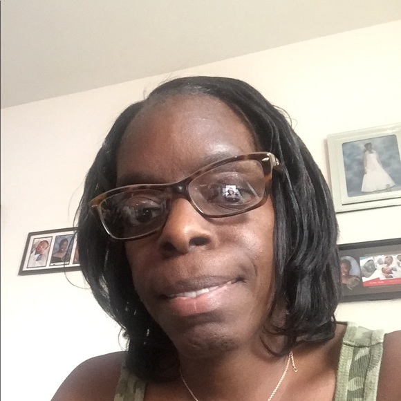 Profile Picture of Kizzy Wilson (@kiza84) on Poshmark