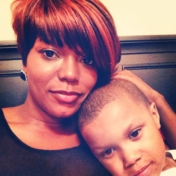 Profile Picture of Danielle Harper (@drenee917) on Poshmark