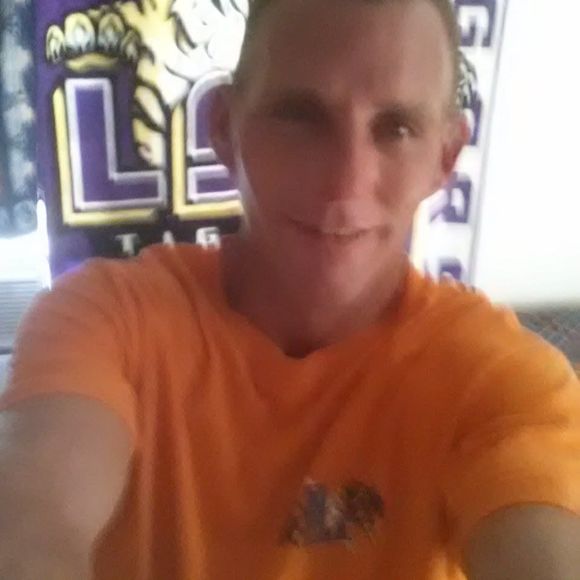 Profile Picture of Emmanuel Arcement (@earcement) on Poshmark