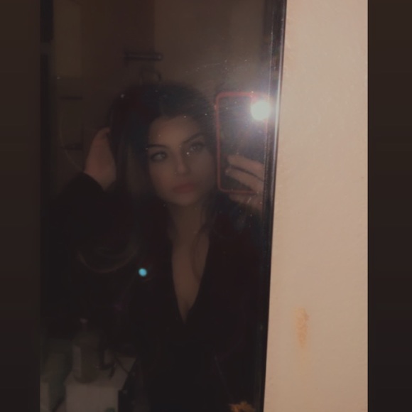 Profile Picture of Victoria Serdynski (@vserdynski) on Poshmark