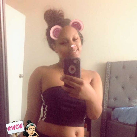 Profile Picture of Sevillya Mccruse (@queenbee22175) on Poshmark