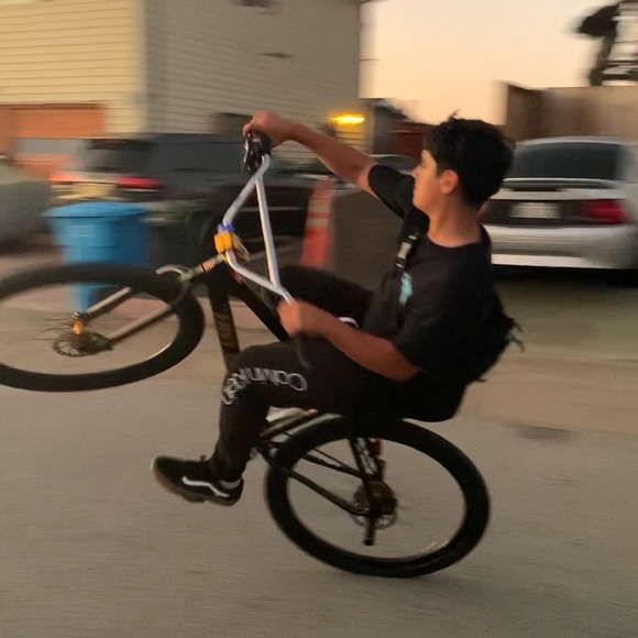 Profile Picture of Eric Cabrera (@bl_ericc) on Poshmark