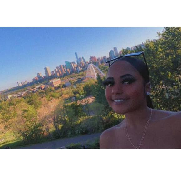 Profile Picture of Santanaa Moreta (@ladominicanaa18) on Poshmark