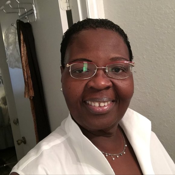 Profile Picture of Ginette Brillant (@ginbrillant) on Poshmark