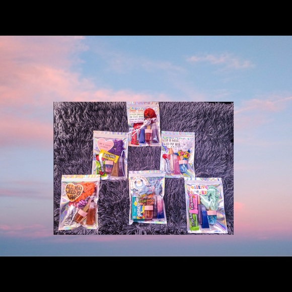 Profile Picture of Coco Johnson (@cocojohnson2002) on Poshmark