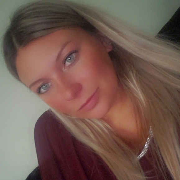 Profile Picture of Kylee Knechtel (@kylee1416) on Poshmark