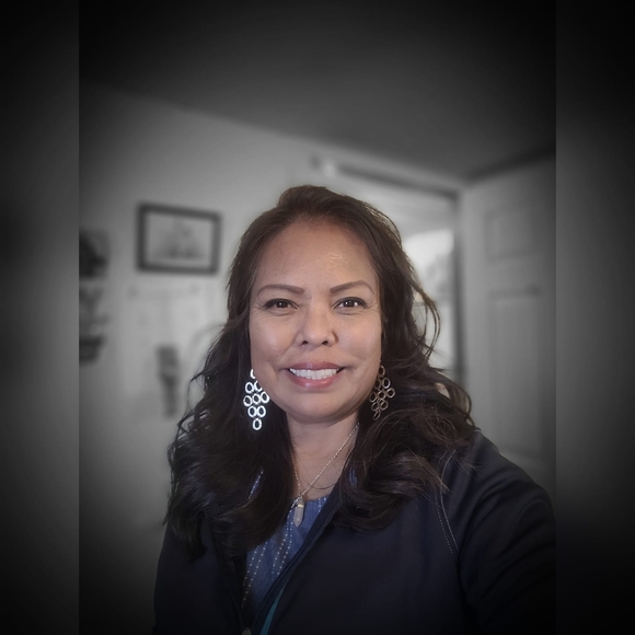 Profile Picture of Renee Sands (@rfransands) on Poshmark