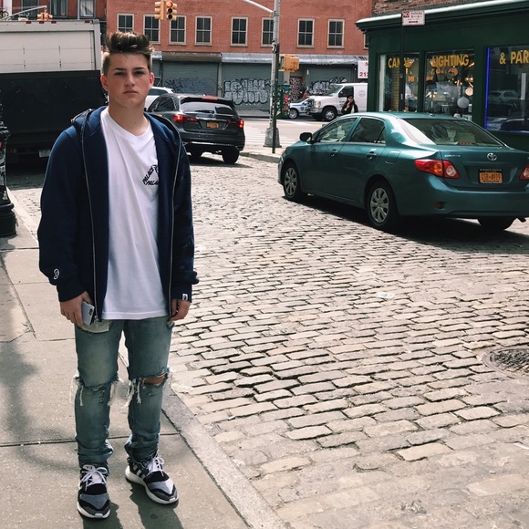 Profile Picture of Matt Vannelli (@mattvannelli) on Poshmark